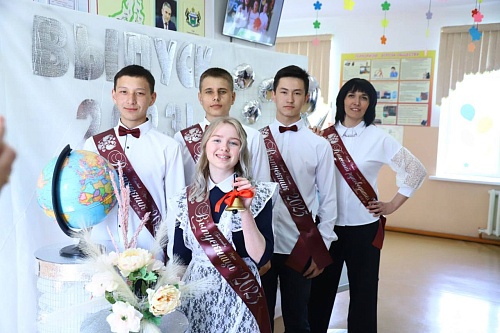 В Тюменской области последний звонок прозвучит для 33,5 тысяч выпускников