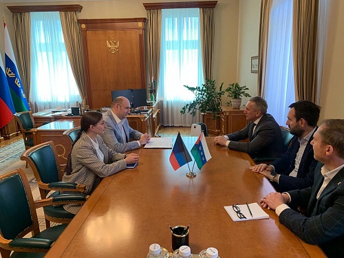 Александр Моор: Помочь Донбассу двигаться вперед – наш долг