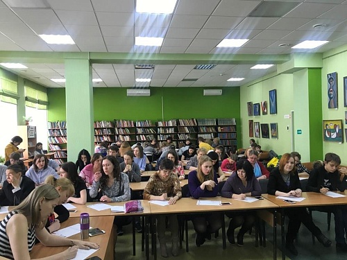 Библиотеки Тюмени присоединились к Тотальному диктанту