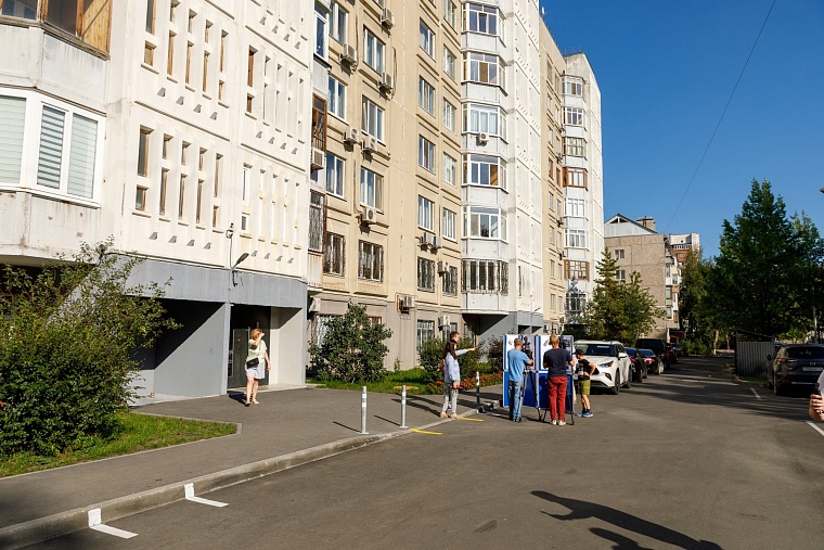 На улице Широтной в Тюмени благоустройство дворов идет с опережением графика