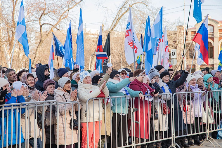 Крым – наш. В Тюмени прошел форум-концерт, посвященный 10-летию воссоединения. Фоторепортаж