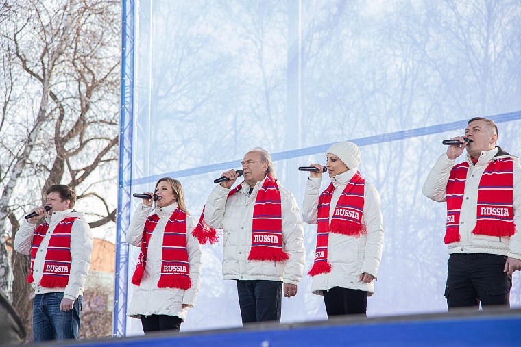 Крым – наш. В Тюмени прошел форум-концерт, посвященный 10-летию воссоединения. Фоторепортаж