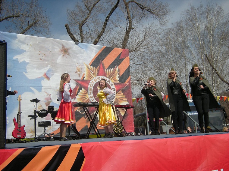 В Комсомольском сквере вспоминали тех, кто ковал Победу на фронте и в тылу