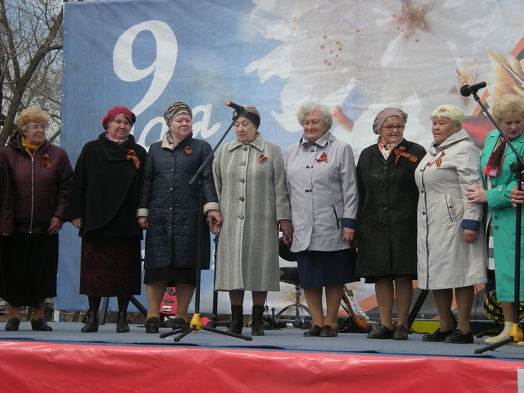 В Комсомольском сквере вспоминали тех, кто ковал Победу на фронте и в тылу