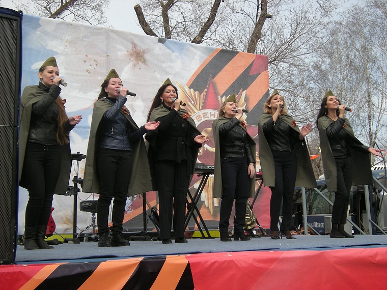 В Комсомольском сквере вспоминали тех, кто ковал Победу на фронте и в тылу