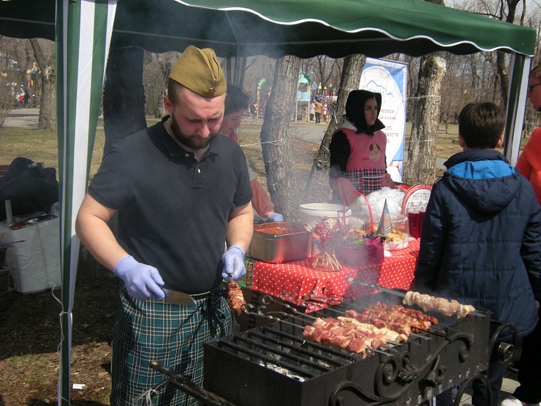 В Комсомольском сквере вспоминали тех, кто ковал Победу на фронте и в тылу