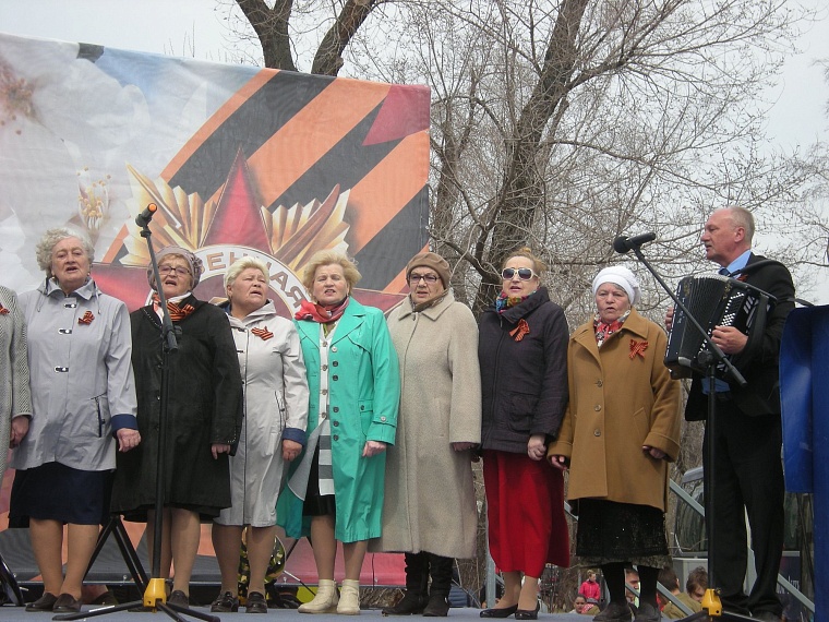 В Комсомольском сквере вспоминали тех, кто ковал Победу на фронте и в тылу