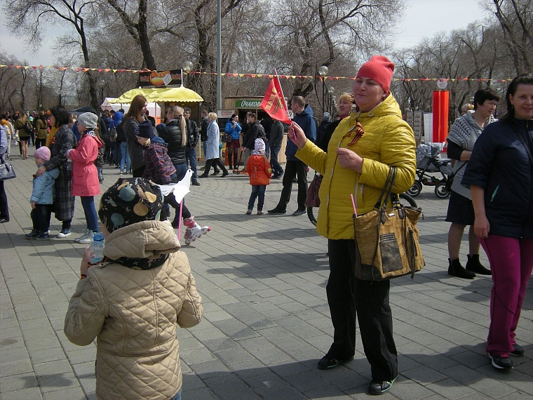 В Комсомольском сквере вспоминали тех, кто ковал Победу на фронте и в тылу