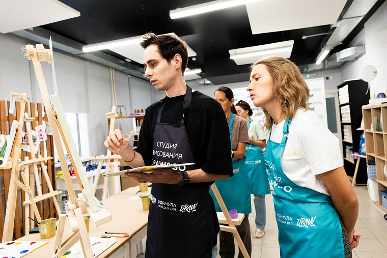 Рисуют все! Мастер-класс для преподавателей живописи прошел в Тобольске