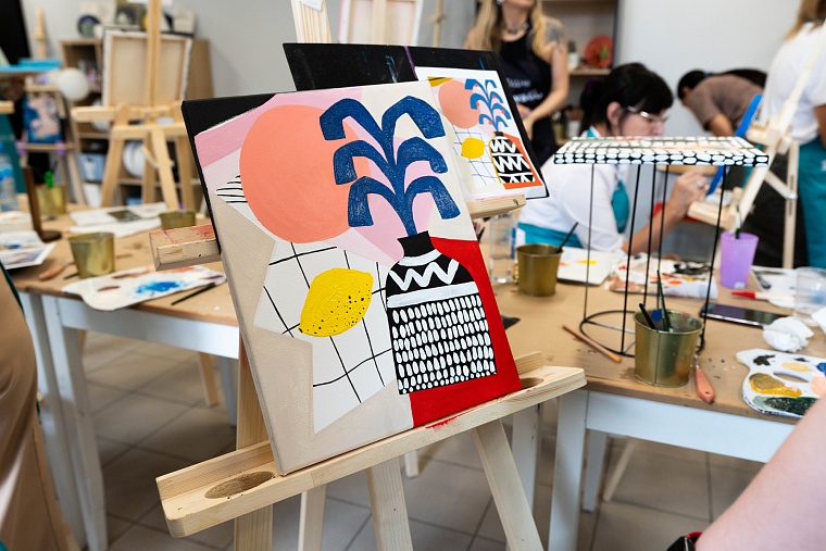 Рисуют все! Мастер-класс для преподавателей живописи прошел в Тобольске