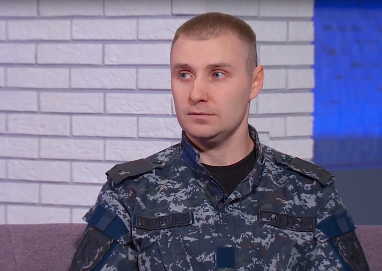 «Я сам — отец»: тюменский полицейский рассказал о спасении ребенка из пожара