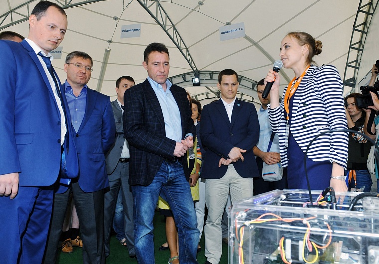 Якушев, Холманских и Поспелов пообщались с участниками форума «Утро-2015»