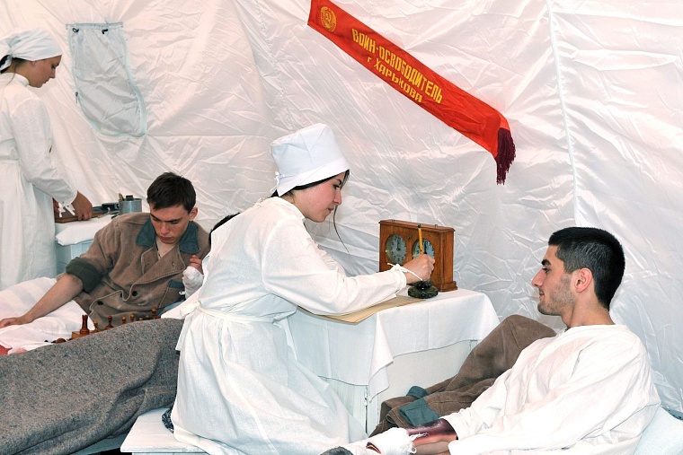 Якушев, Холманских и Поспелов пообщались с участниками форума «Утро-2015»