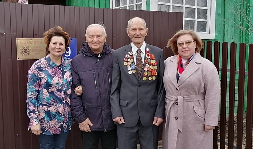 В Тобольске поздравления губернатора и подарочные наборы получили 214 ветеранов Великой Отечественной войны