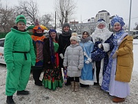Как в Тюмени прошел первый предновогодний флешмоб с Дедом Морозом