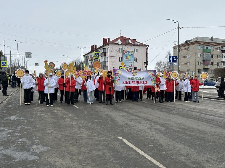 Рецепты с изюминкой: в Ялуторовске пекари сошлись в битве гигантских блинов