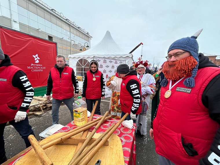 Рецепты с изюминкой: в Ялуторовске пекари сошлись в битве гигантских блинов