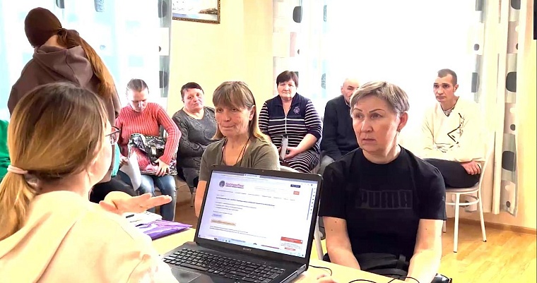 Тюменские молодогвардейцы оказывают помощь вынужденным переселенцам