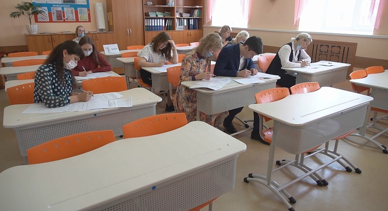 «Мама просила у меня подсказки». В Тобольске родители выпускников написали ЕГЭ