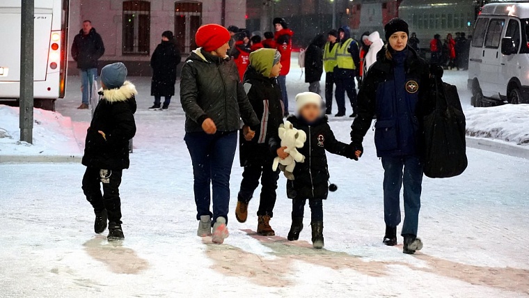 В Тюмень прибыли 23 вынужденных переселенца из новых регионов России