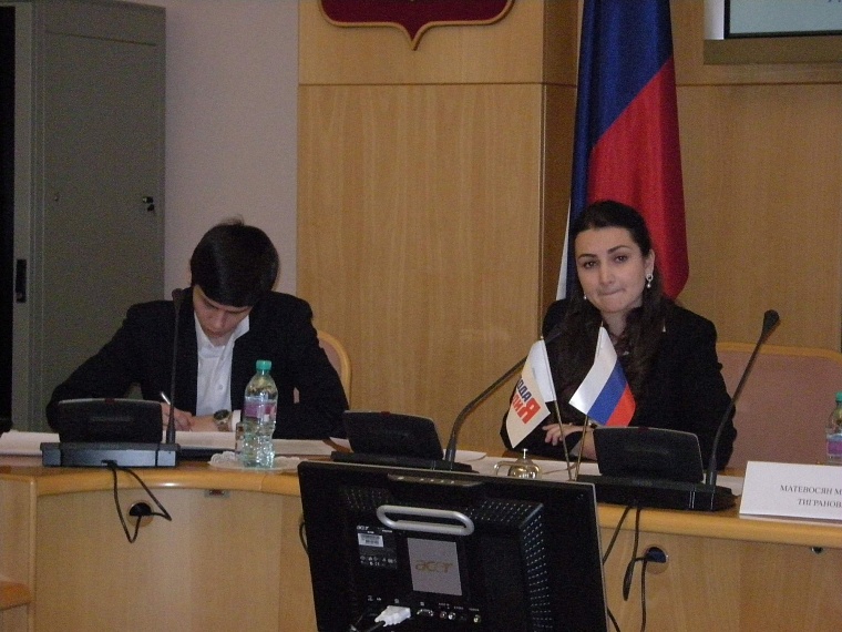 Синтетические наркотики распространяют по почте, а приобретают через Интернет