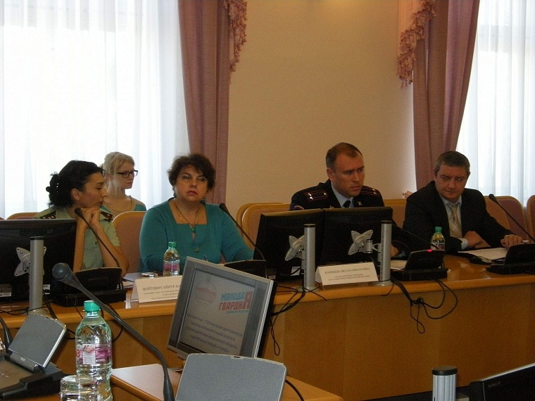 Синтетические наркотики распространяют по почте, а приобретают через Интернет