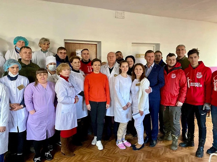 Тюменские волонтеры доставляют гуманитарную помощь в госпитали ЛНР и ДНР