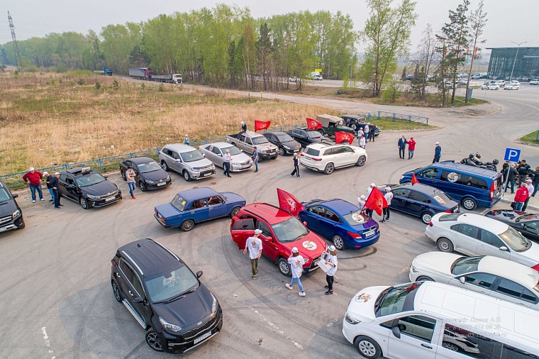 В "Бессмертный автополк" вошли более 200 тюменцев