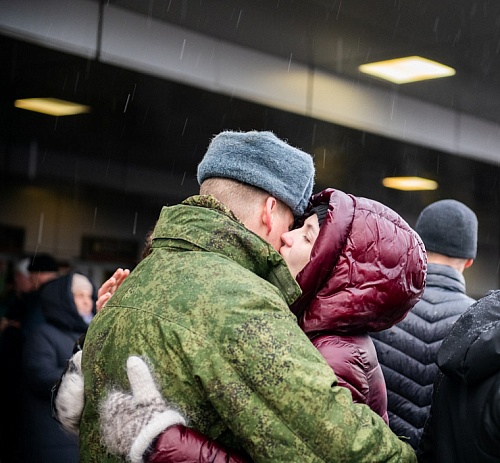 Чем сегодня государство помогает военнослужащим и их семьям: полный перечень услуг