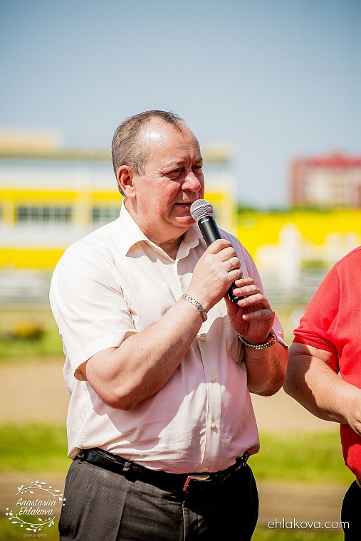 «Скачки фаворитов» собрали полные трибуны любителей конного спорта