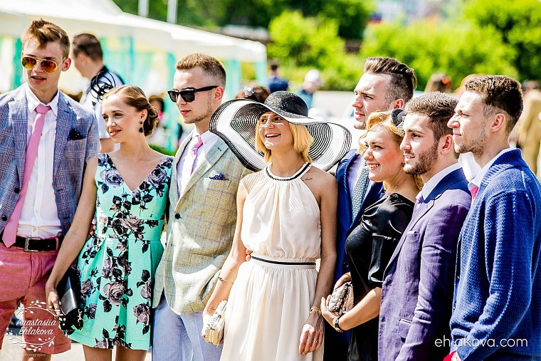 «Скачки фаворитов» собрали полные трибуны любителей конного спорта