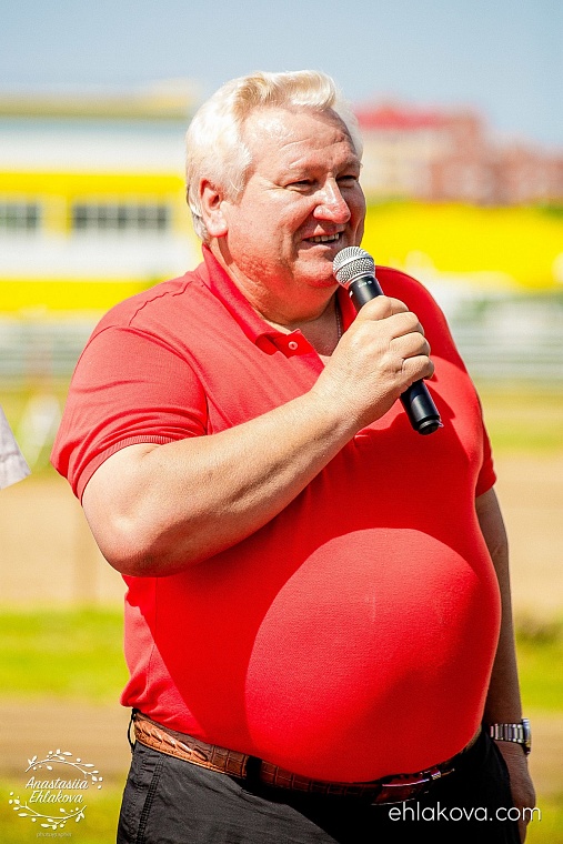 «Скачки фаворитов» собрали полные трибуны любителей конного спорта