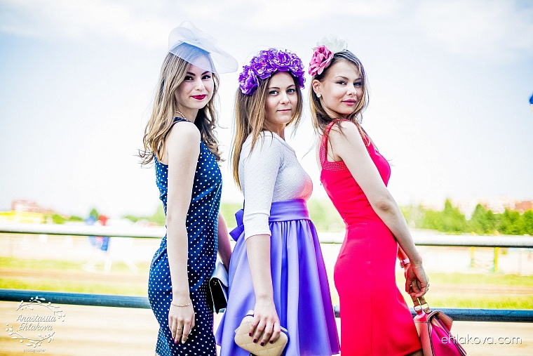 «Скачки фаворитов» собрали полные трибуны любителей конного спорта