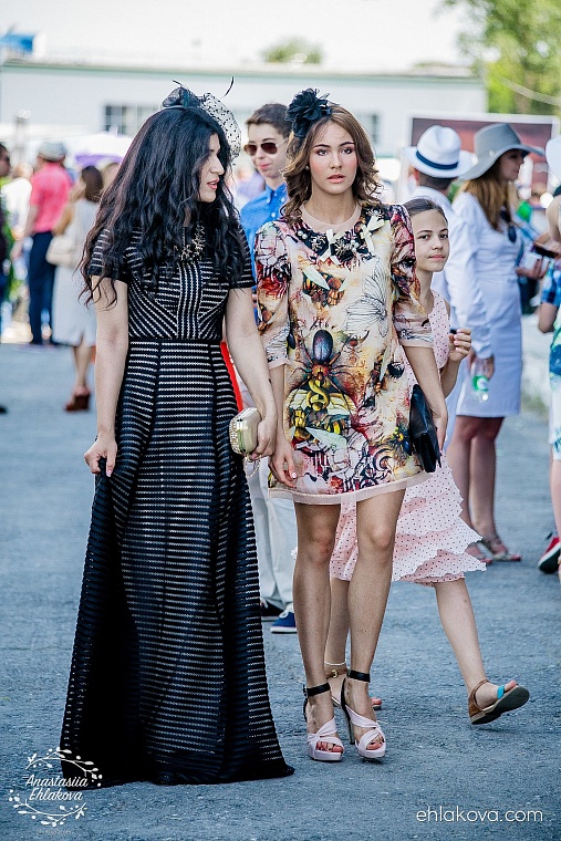 «Скачки фаворитов» собрали полные трибуны любителей конного спорта