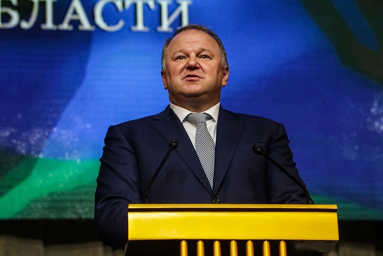 Александру Моору подарили книгу Владимира Путина для принятия сложных решений