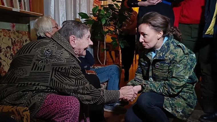 Тюменские добровольцы оказывают помощь центру социального обслуживания в ЛНР