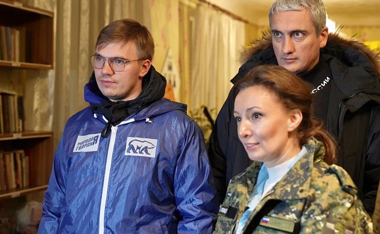 Тюменские добровольцы оказывают помощь центру социального обслуживания в ЛНР