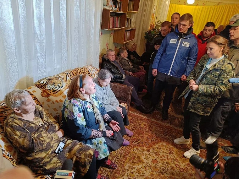 Тюменские добровольцы оказывают помощь центру социального обслуживания в ЛНР