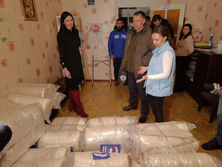 Тюменские добровольцы оказывают помощь центру социального обслуживания в ЛНР