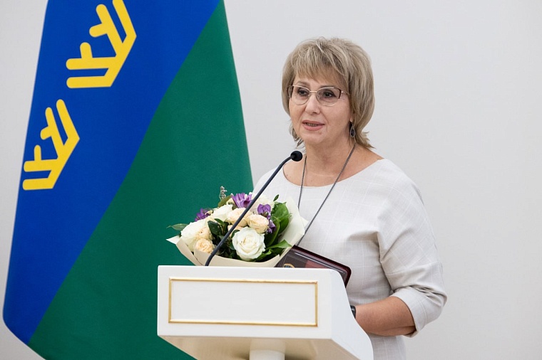 Александр Моор вручил тоболяку Эдуарду Саитову знак отличия за спасение людей из горящего дома