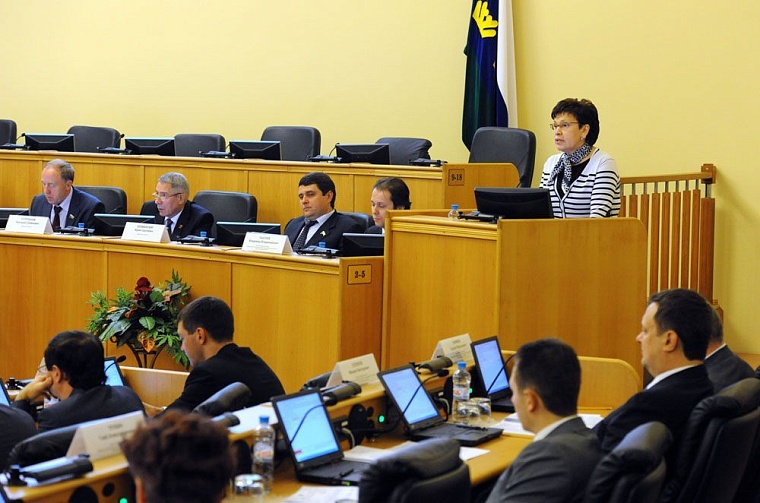 Областной бюджет: не бедно, но скромно