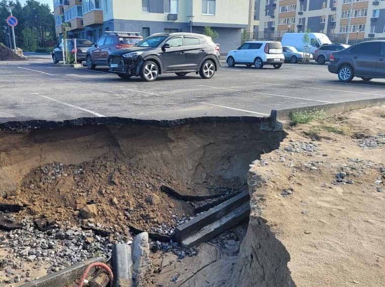 Тюменский застройщик укрепит берег у жилого комплекса, где произошел оползень