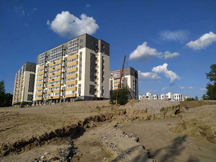 Тюменский застройщик укрепит берег у жилого комплекса, где произошел оползень