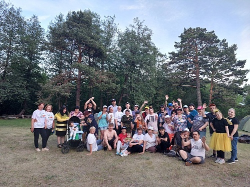 Тюменцы из инклюзивного клуба «Горизонт» научились ставить палатки