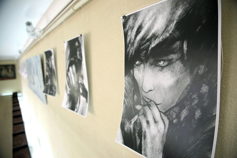 Тюменские художницы реабилитировали черный