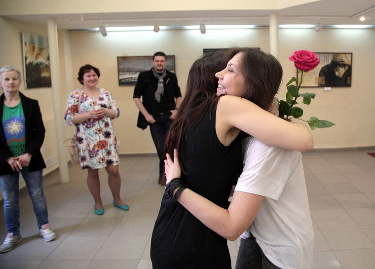 Тюменские художницы реабилитировали черный