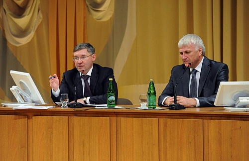 Тюменцы делятся с Владимиром Якушевым опытом общественного самоуправления