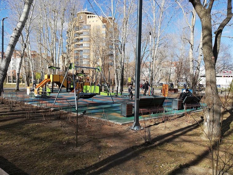 В Тюменской области от клещей пострадало почти 400 человек, каждый пятый – ребенок