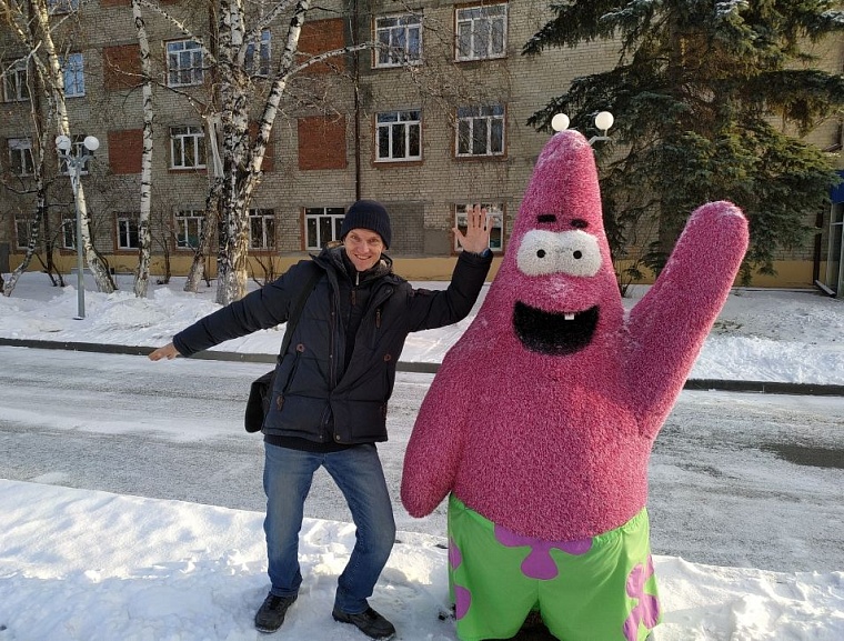 Горячий источник "Волна": небольшая лагуна под окнами высотки