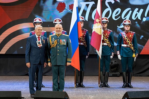 Автор «Бессмертного полка» тюменец Геннадий Иванов награжден медалью Росгвардии «За содействие»